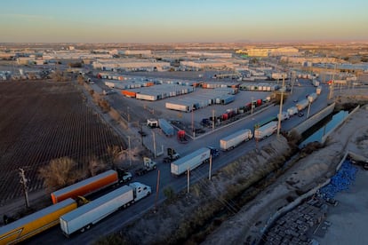 Camiones en la frontera norte, en Chihuahua, en 2024.